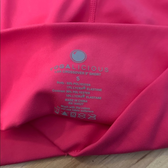 NWT Yogalicious Lux Crossover 5” Short Biker Pink Small - Picture 5 of 11